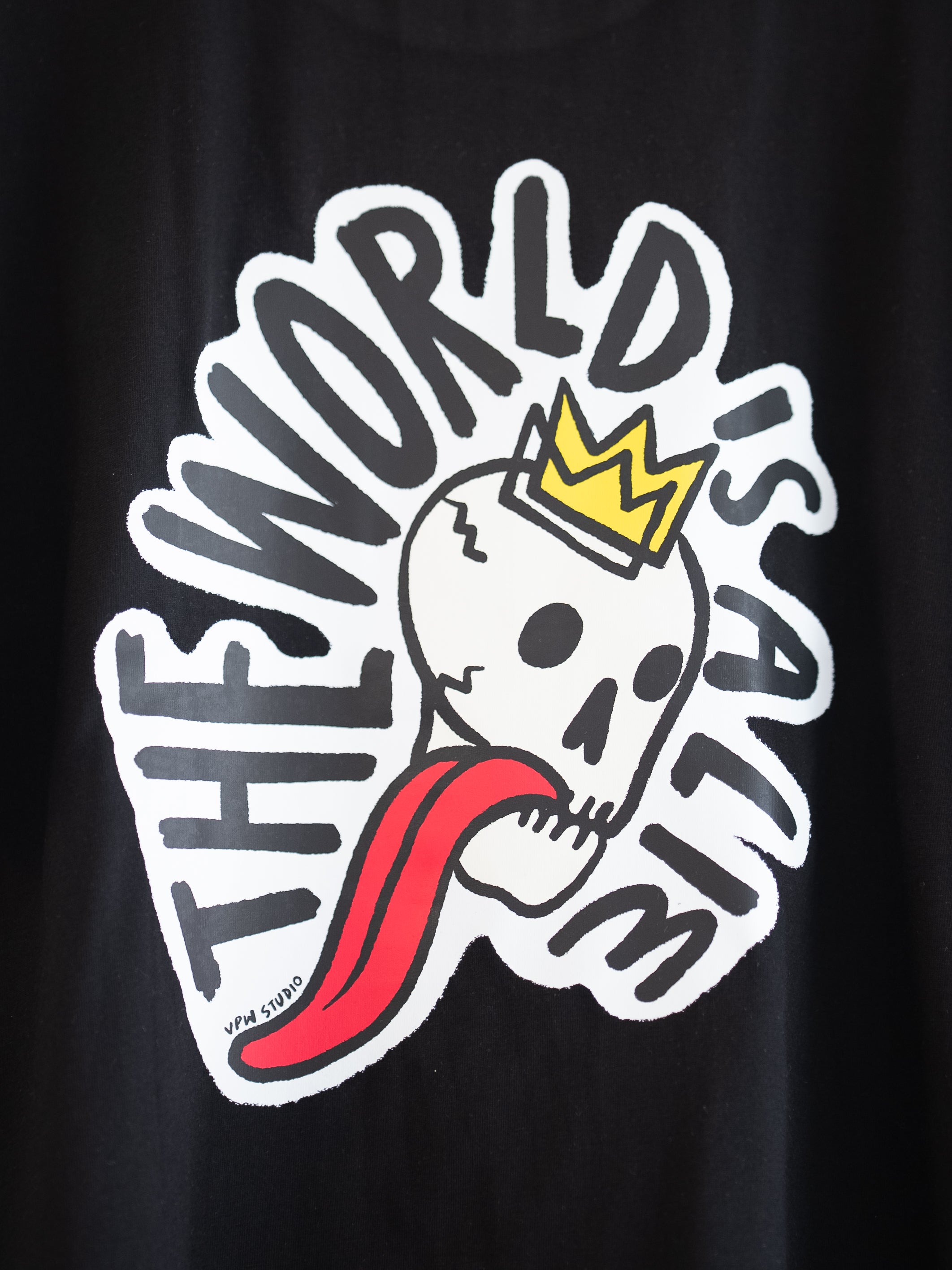 'The World is a Lie' round neck t-shirt