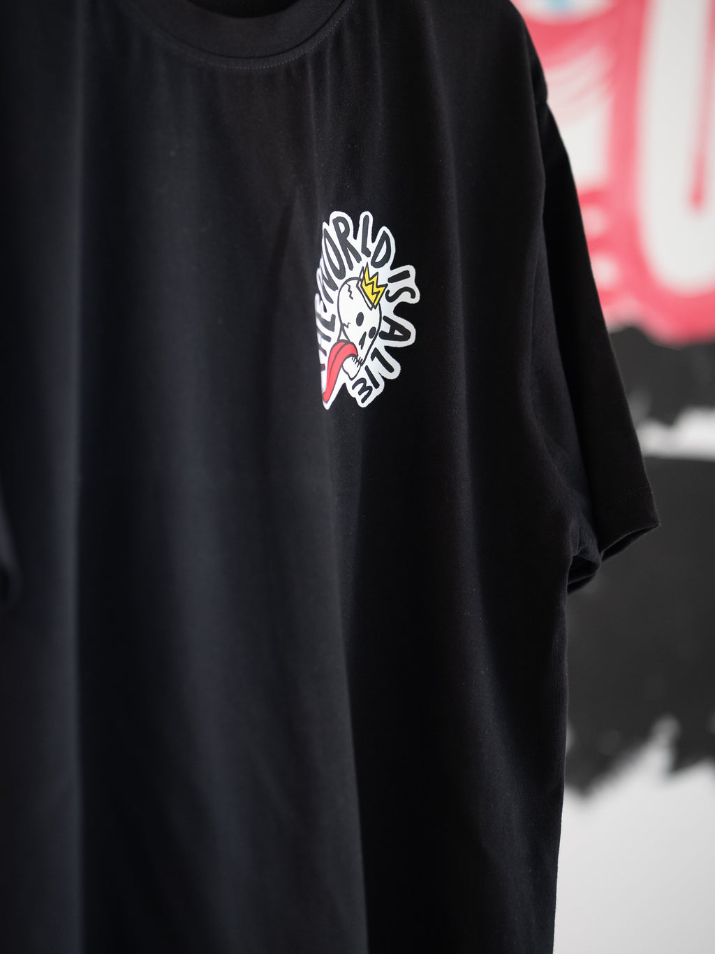 'The World is a Lie' round neck t-shirt