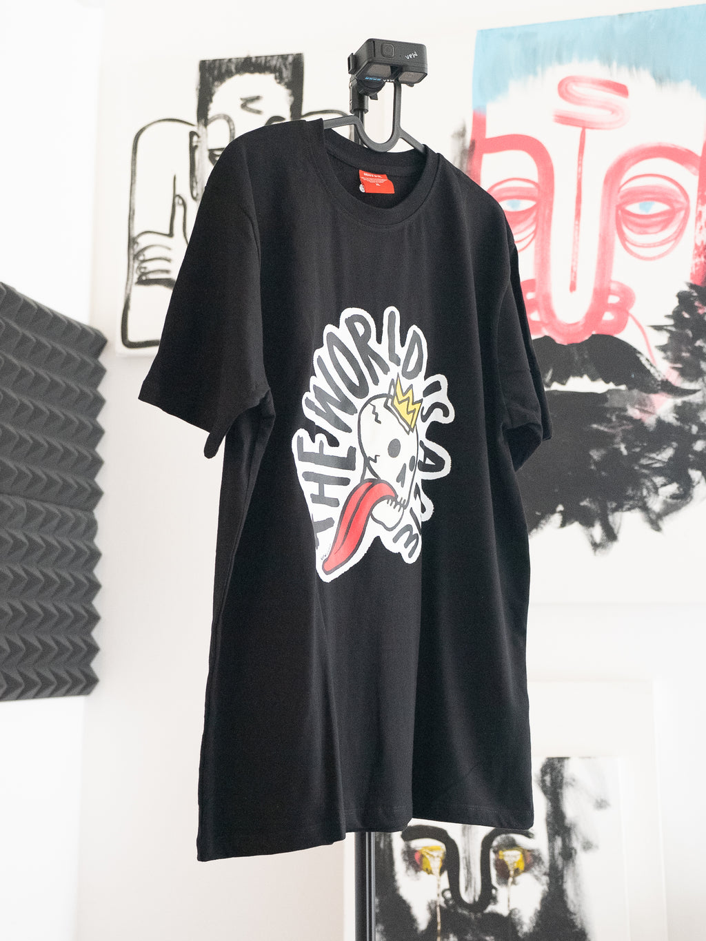 'The World is a Lie' round neck t-shirt