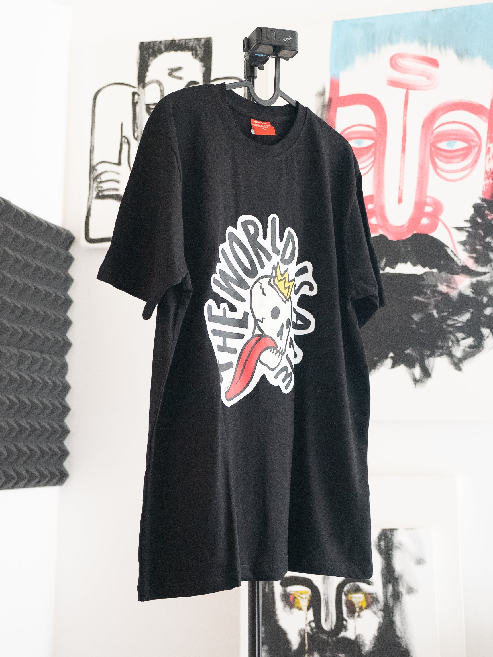 'The World is a Lie' round neck t-shirt