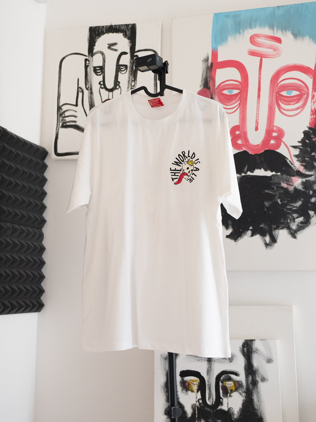 'The World is a Lie' round neck t-shirt