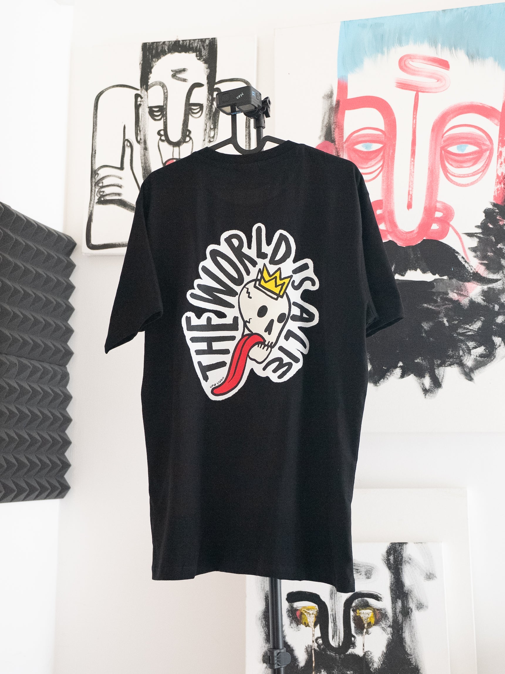 'The World is a Lie' round neck t-shirt