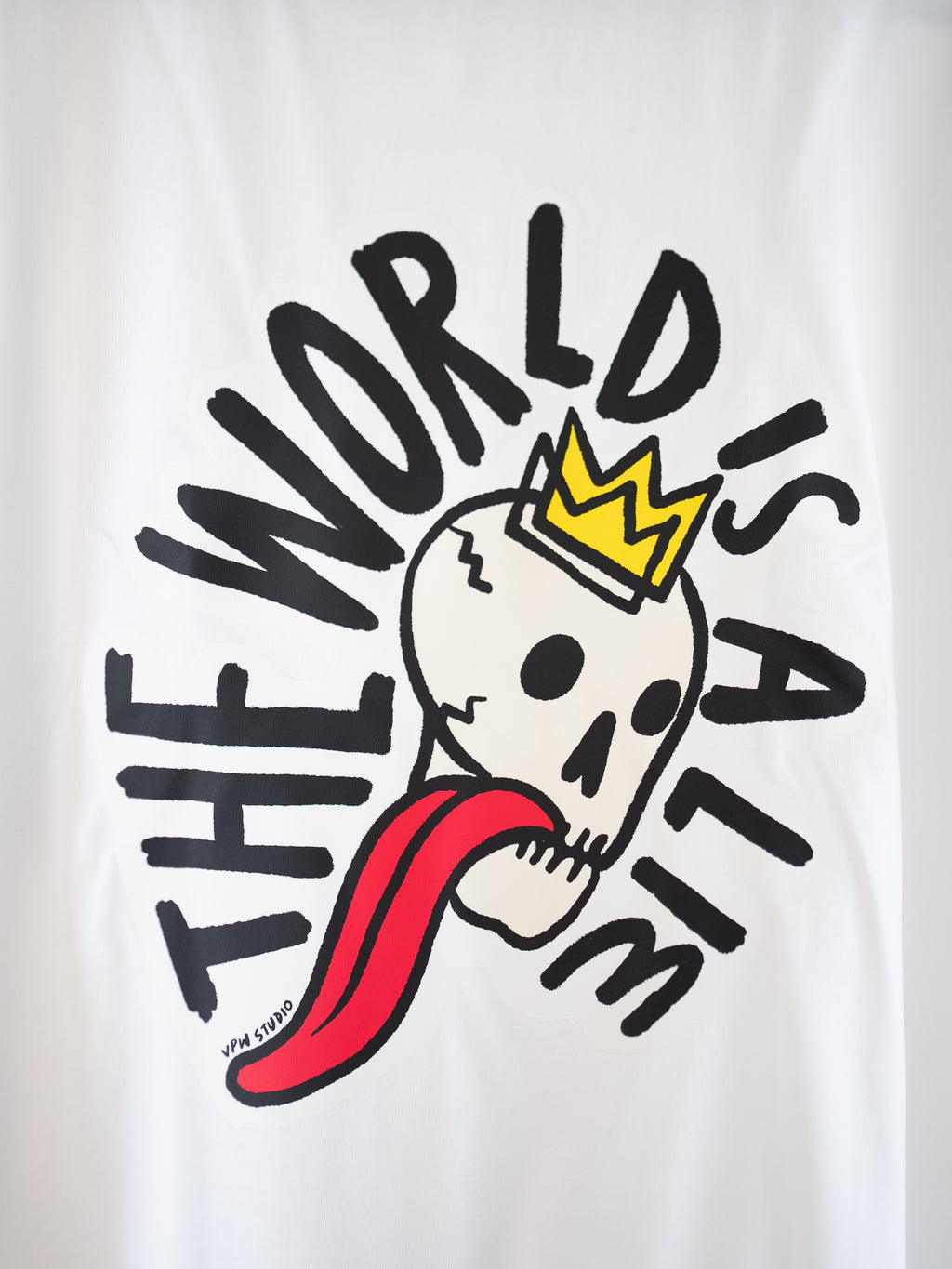 'The World is a Lie' round neck t-shirt
