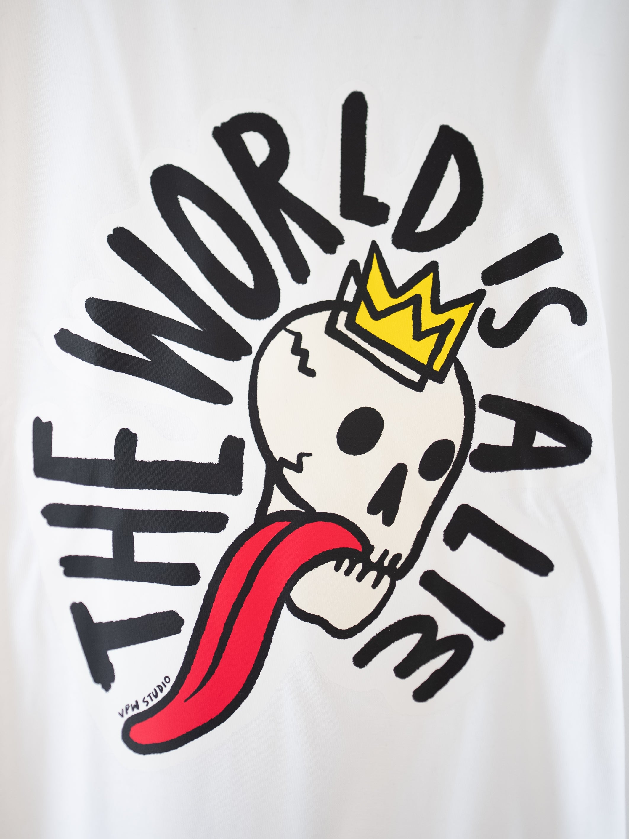 'The World is a Lie' round neck t-shirt